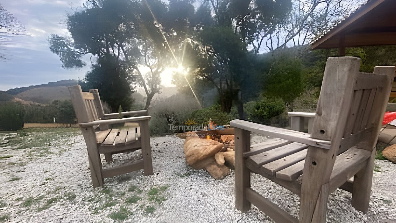 Casa para aluguel de temporada em Gonçalves (São Sebastião)