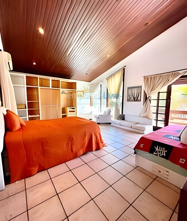 Casa para aluguel de temporada em Guarujá (Jardim Acapulco)