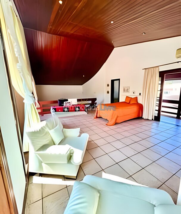 Casa para aluguel de temporada em Guarujá (Jardim Acapulco)