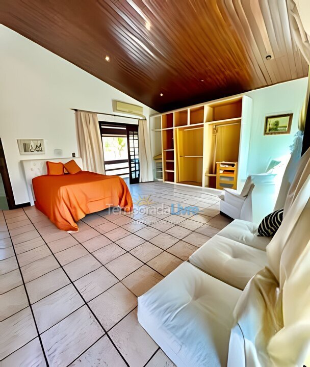 Casa para aluguel de temporada em Guarujá (Jardim Acapulco)