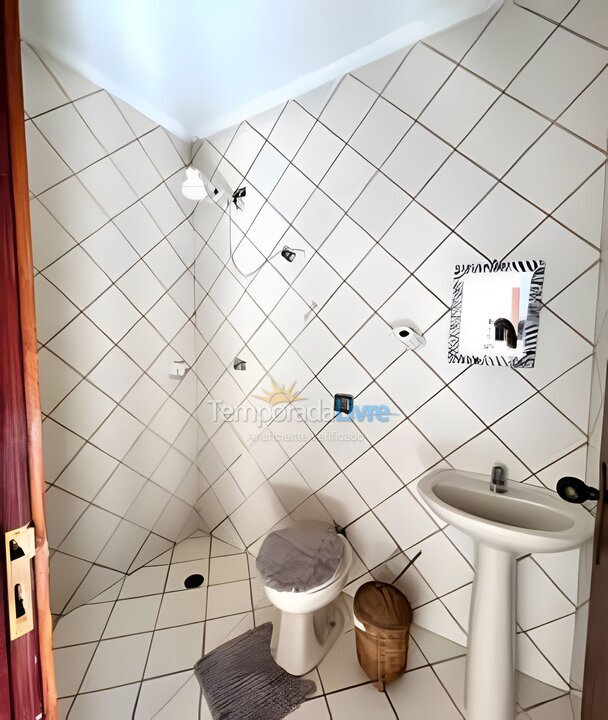 Casa para aluguel de temporada em Guarujá (Jardim Acapulco)