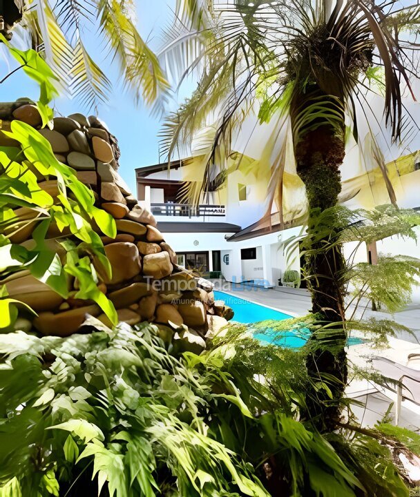 Casa para aluguel de temporada em Guarujá (Jardim Acapulco)