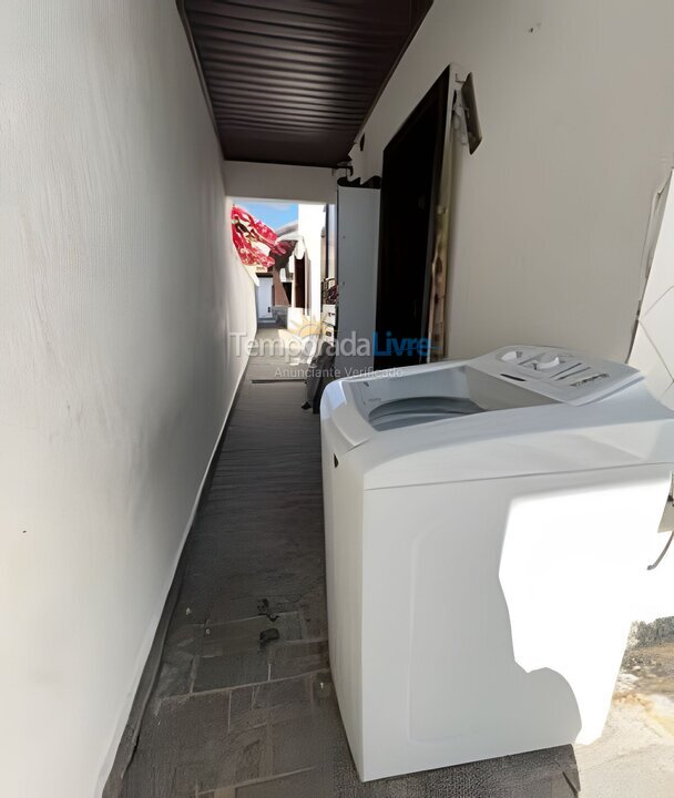 Casa para aluguel de temporada em Guarujá (Jardim Acapulco)