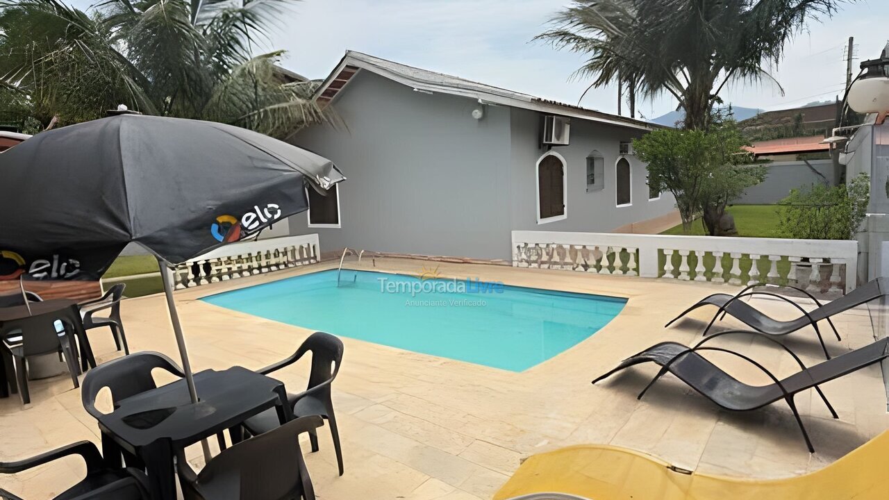 Casa para aluguel de temporada em São Sebastião (Maresias)