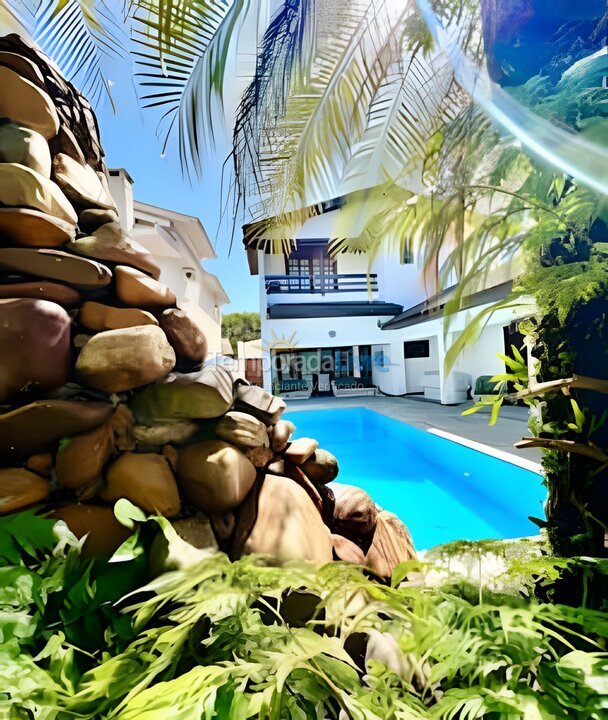 Casa para aluguel de temporada em Guarujá (Jardim Acapulco)