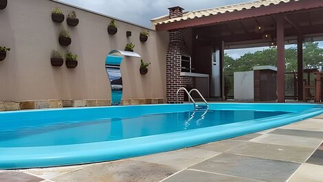 Maravilhosa casa com piscina em Capitólio-MG