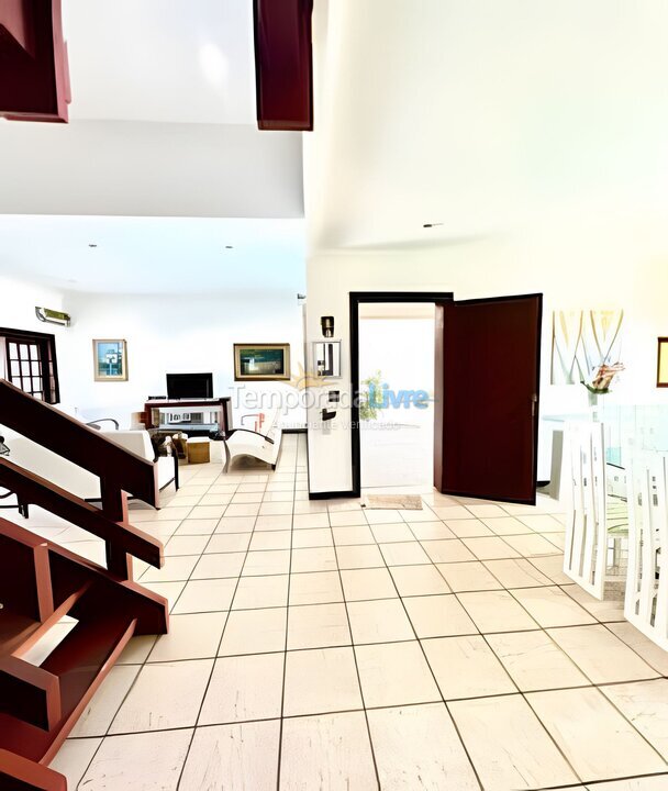Casa para aluguel de temporada em Guarujá (Jardim Acapulco)