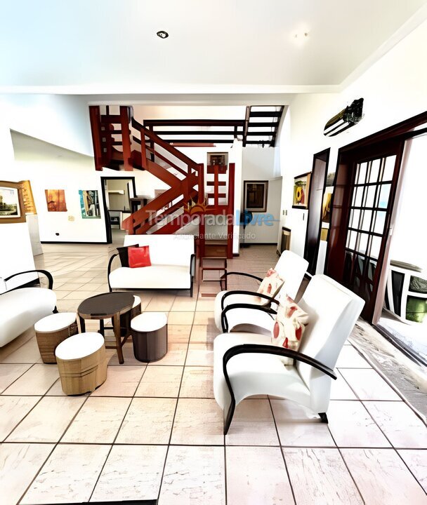 Casa para aluguel de temporada em Guarujá (Jardim Acapulco)