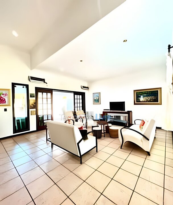 Casa para aluguel de temporada em Guarujá (Jardim Acapulco)
