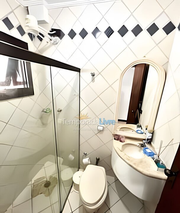 Casa para aluguel de temporada em Guarujá (Jardim Acapulco)