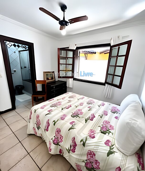 Casa para aluguel de temporada em Guarujá (Jardim Acapulco)