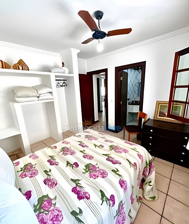 Casa para aluguel de temporada em Guarujá (Jardim Acapulco)
