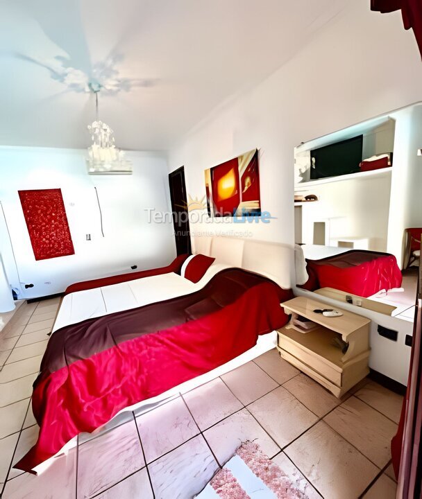 Casa para aluguel de temporada em Guarujá (Jardim Acapulco)
