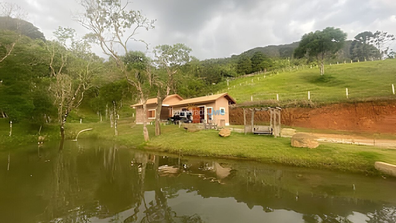 Casa para aluguel de temporada em Gonçalves (São Sebastião)