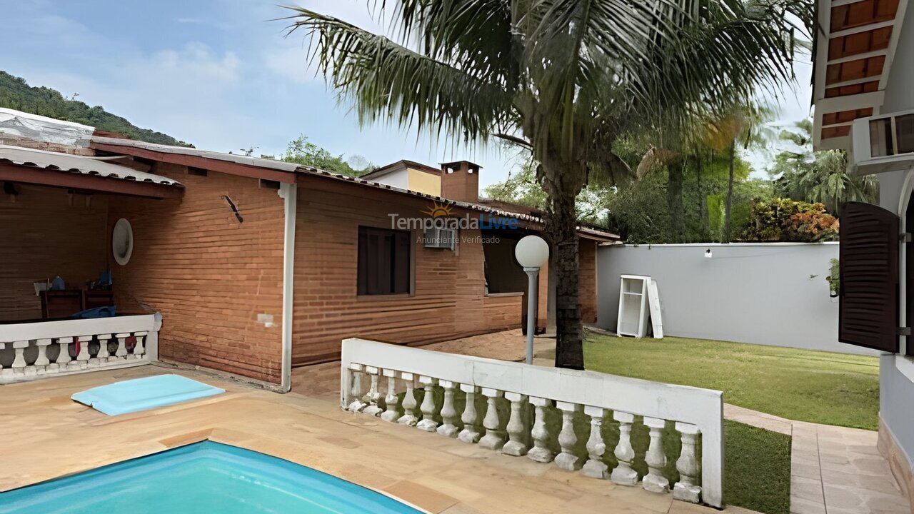Casa para aluguel de temporada em São Sebastião (Maresias)