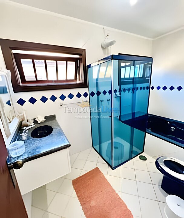 Casa para aluguel de temporada em Guarujá (Jardim Acapulco)