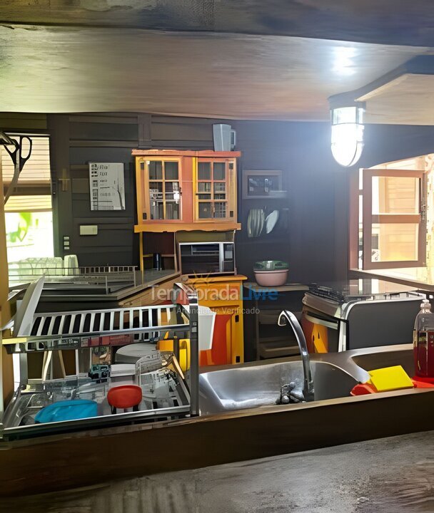 Casa para aluguel de temporada em São Sebastião (Camburi)