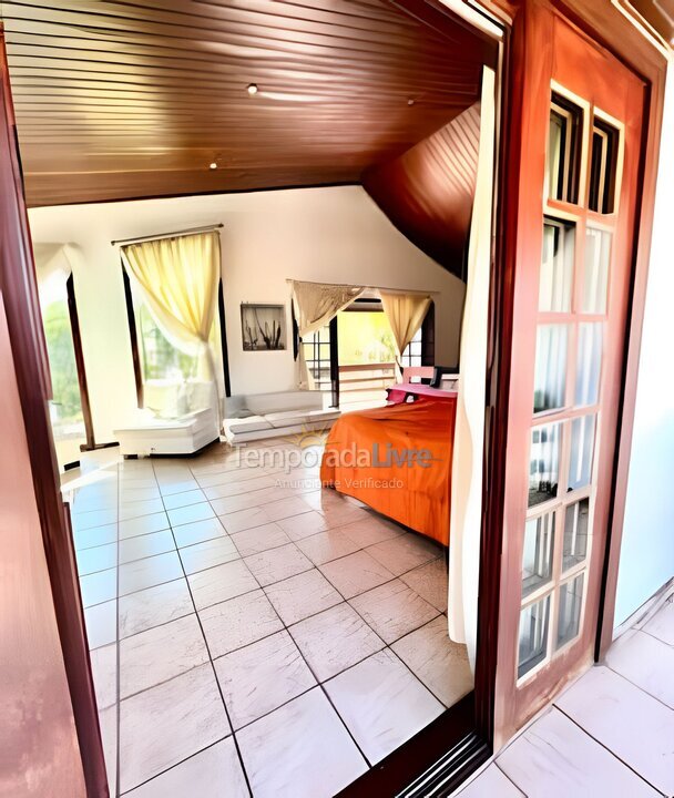 Casa para aluguel de temporada em Guarujá (Jardim Acapulco)
