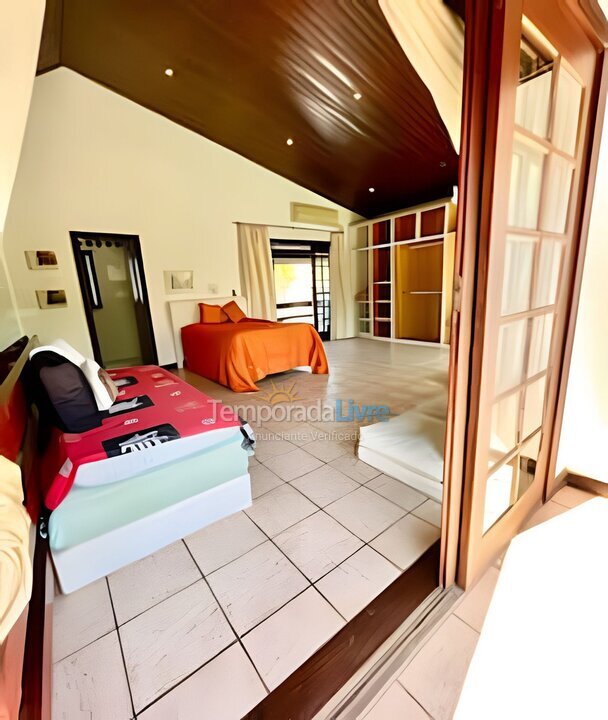 Casa para aluguel de temporada em Guarujá (Jardim Acapulco)
