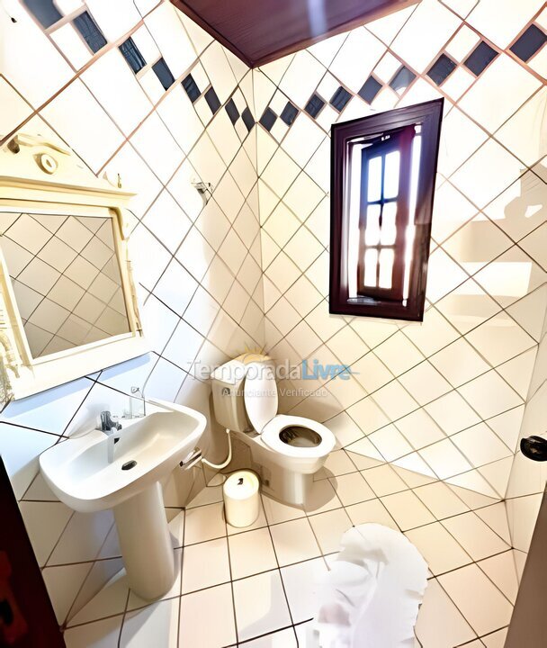 Casa para aluguel de temporada em Guarujá (Jardim Acapulco)