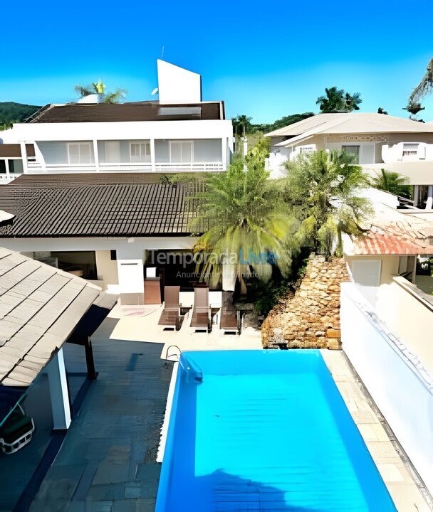 Casa para aluguel de temporada em Guarujá (Jardim Acapulco)
