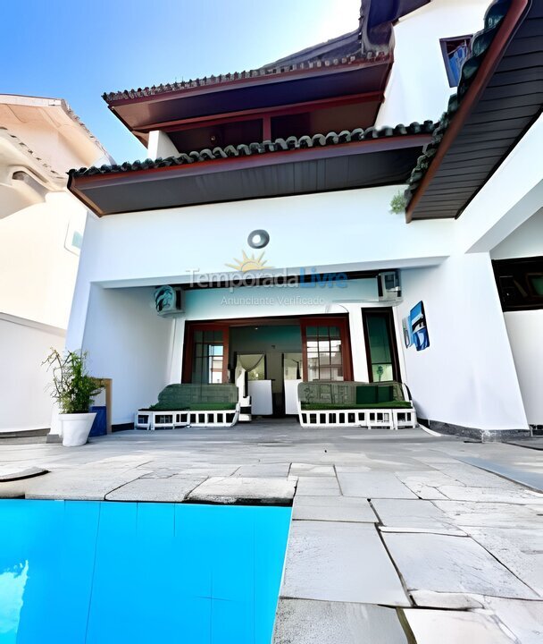 Casa para aluguel de temporada em Guarujá (Jardim Acapulco)
