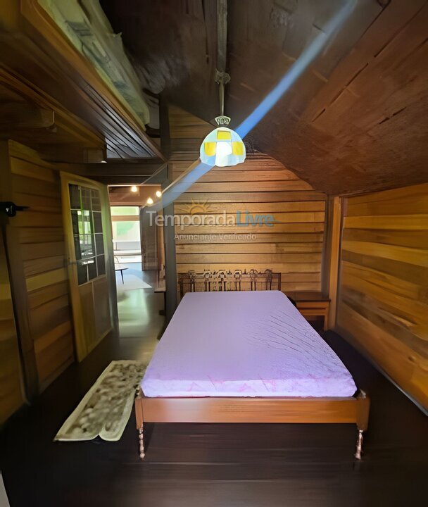 Casa para aluguel de temporada em São Sebastião (Camburi)