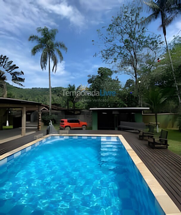 Casa para aluguel de temporada em São Sebastião (Camburi)