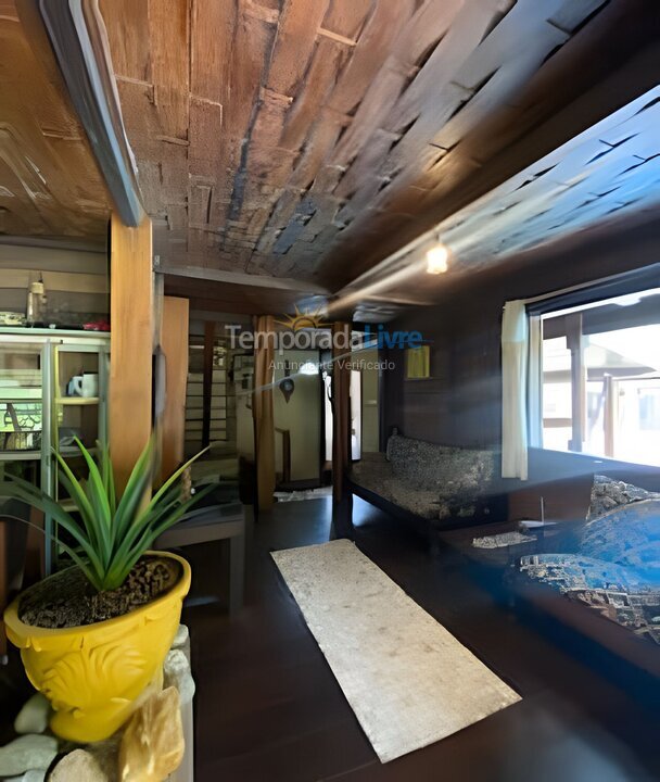 Casa para aluguel de temporada em São Sebastião (Camburi)