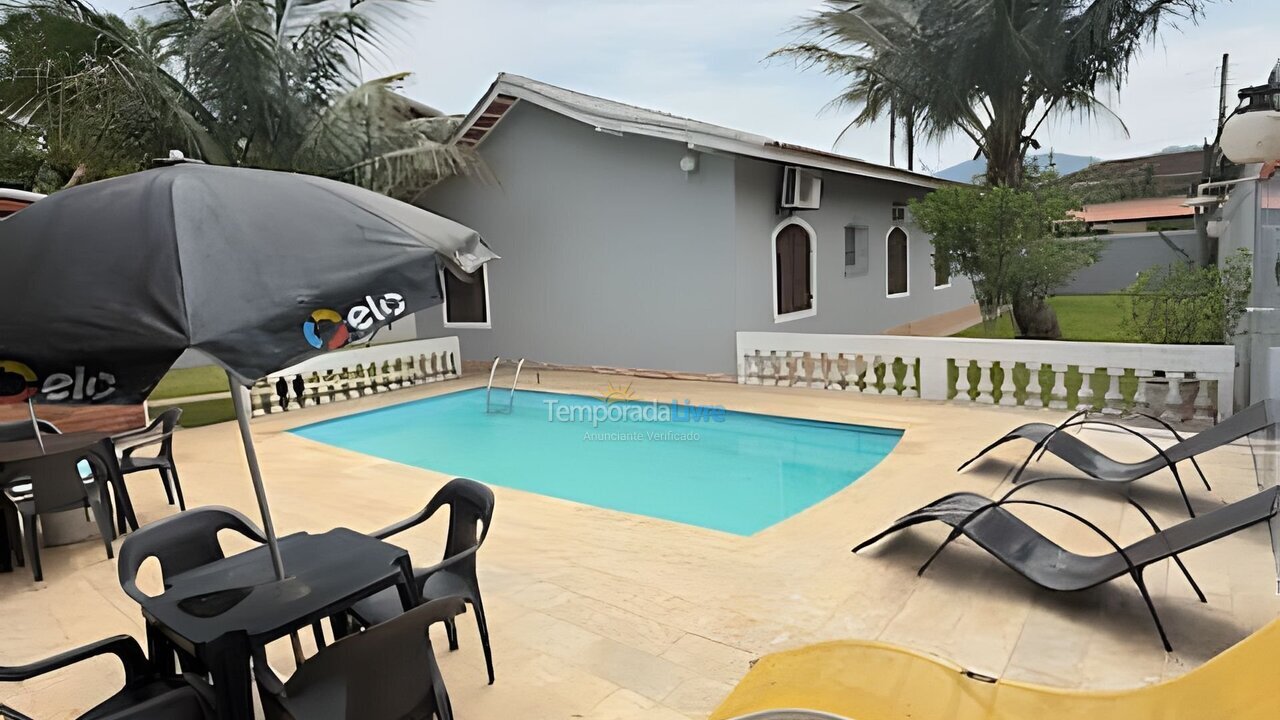 Casa para aluguel de temporada em São Sebastião (Maresias)