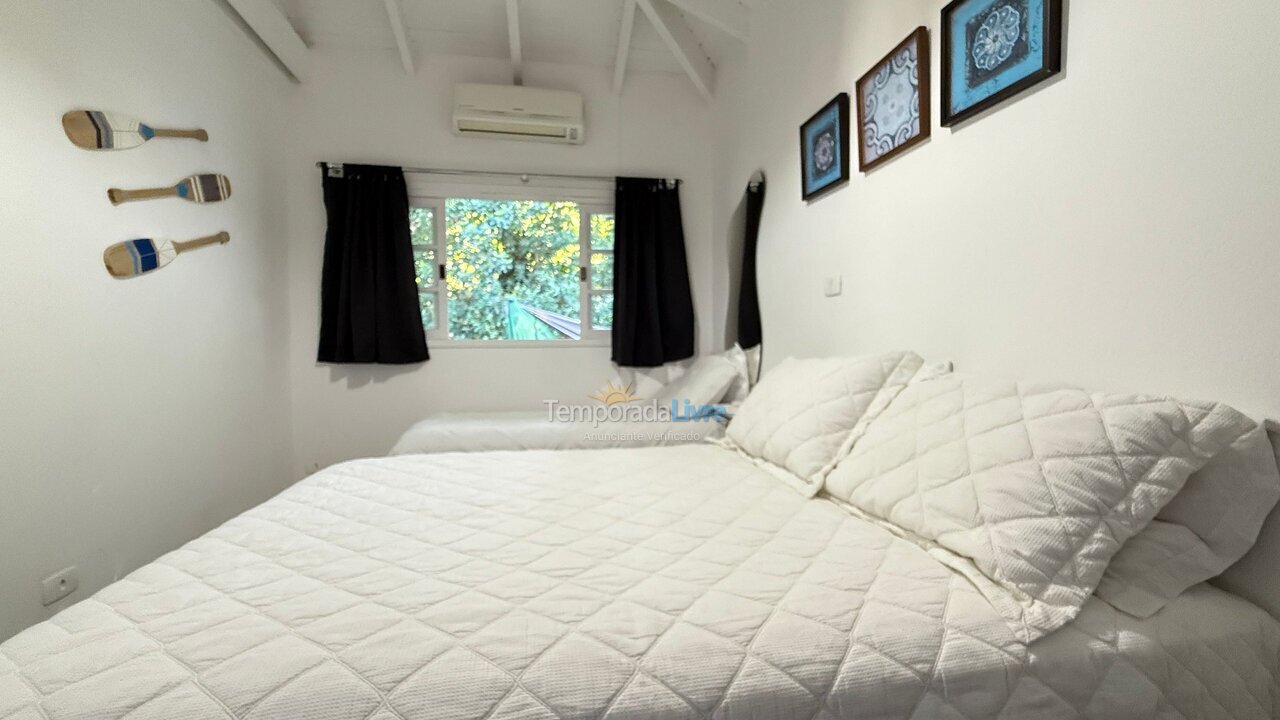 Casa para aluguel de temporada em São Sebastião (Barra do Sahy)