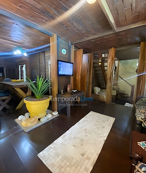 Casa para aluguel de temporada em São Sebastião (Camburi)