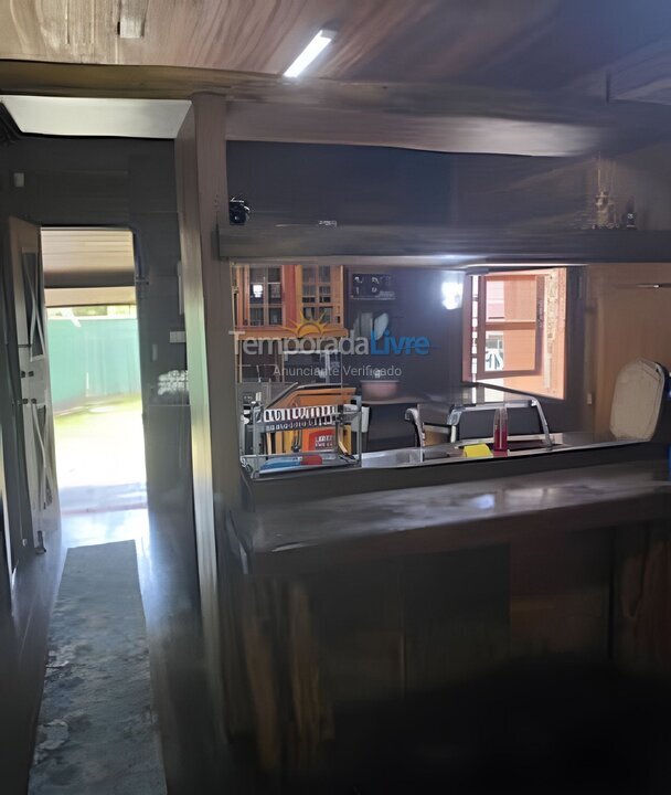 Casa para aluguel de temporada em São Sebastião (Camburi)