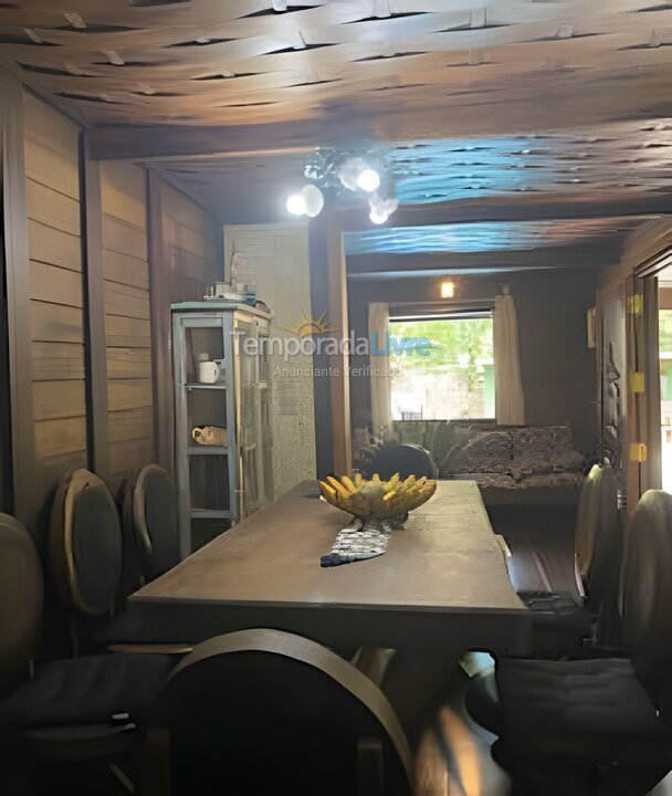 Casa para aluguel de temporada em São Sebastião (Camburi)