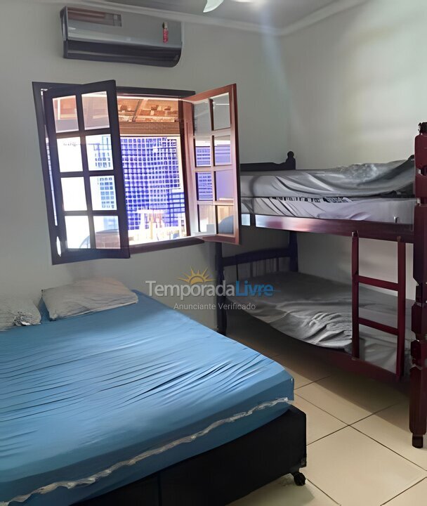 Casa para aluguel de temporada em São Sebastião (Praia do Saco)