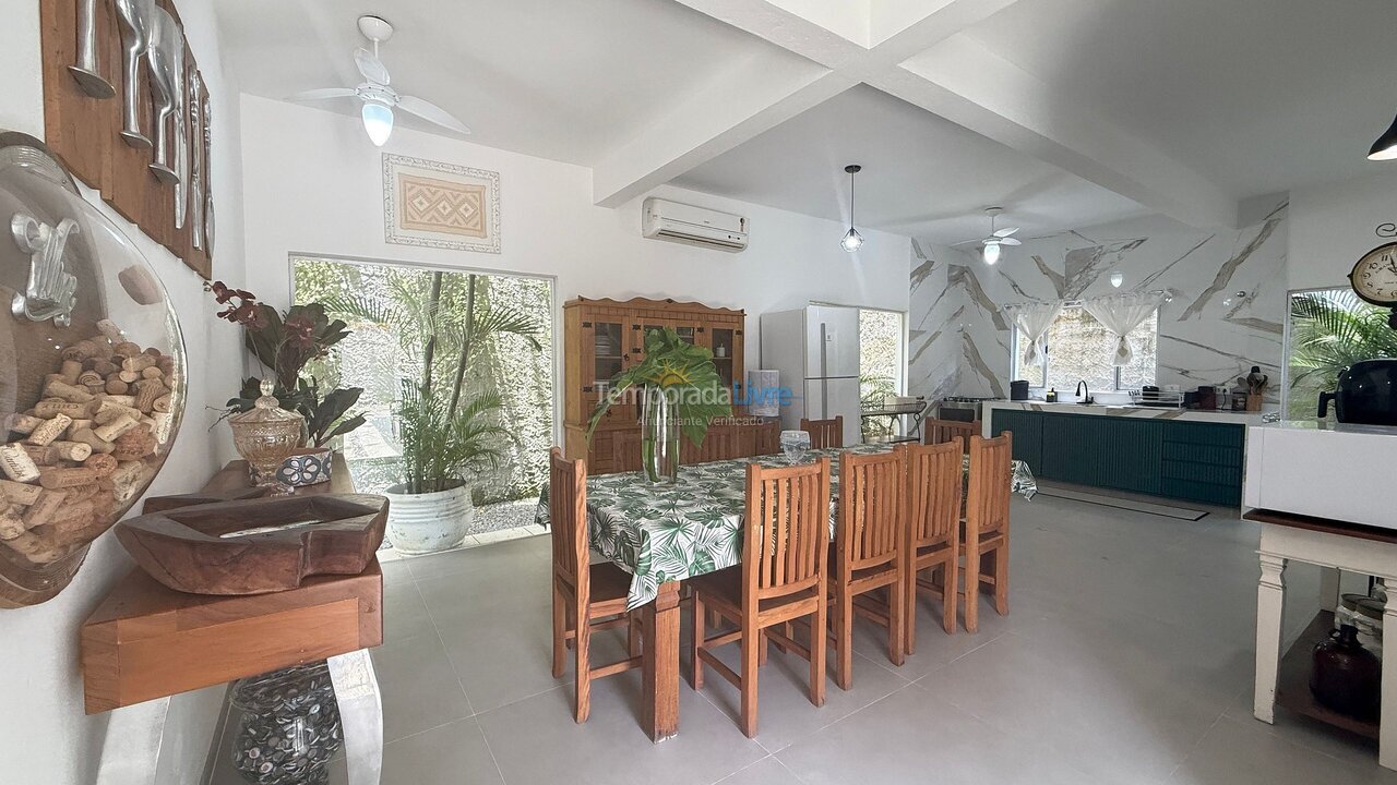 Casa para aluguel de temporada em São Sebastião (Barra do Sahy)