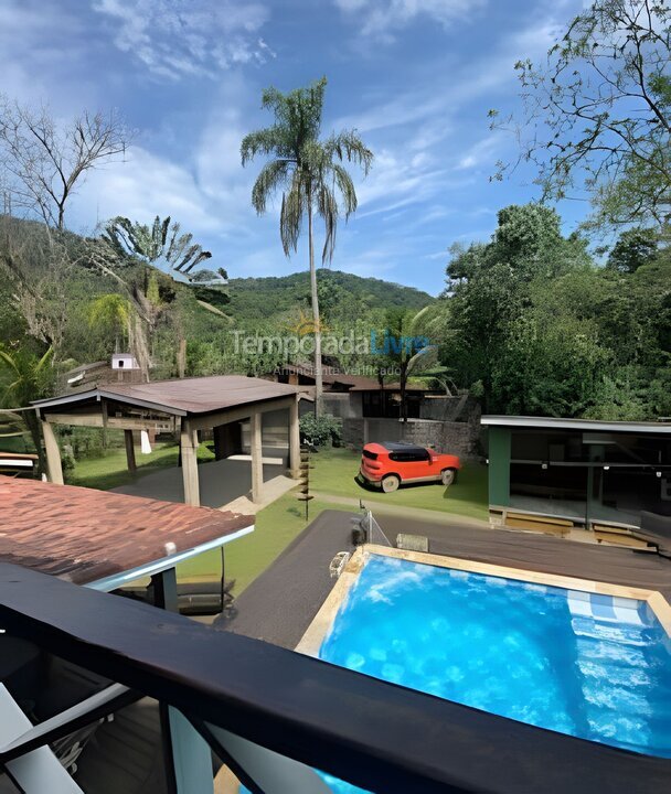 Casa para aluguel de temporada em São Sebastião (Camburi)