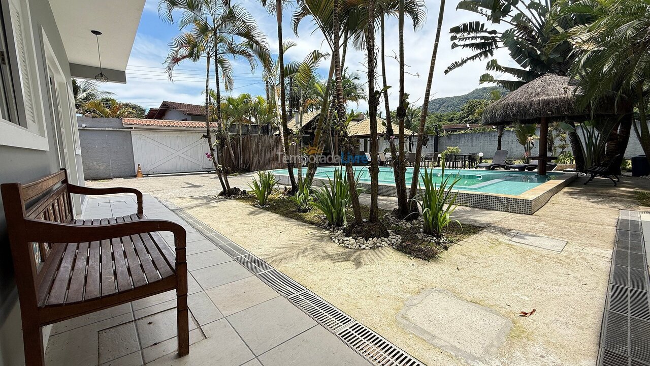 Casa para aluguel de temporada em São Sebastião (Barra do Sahy)
