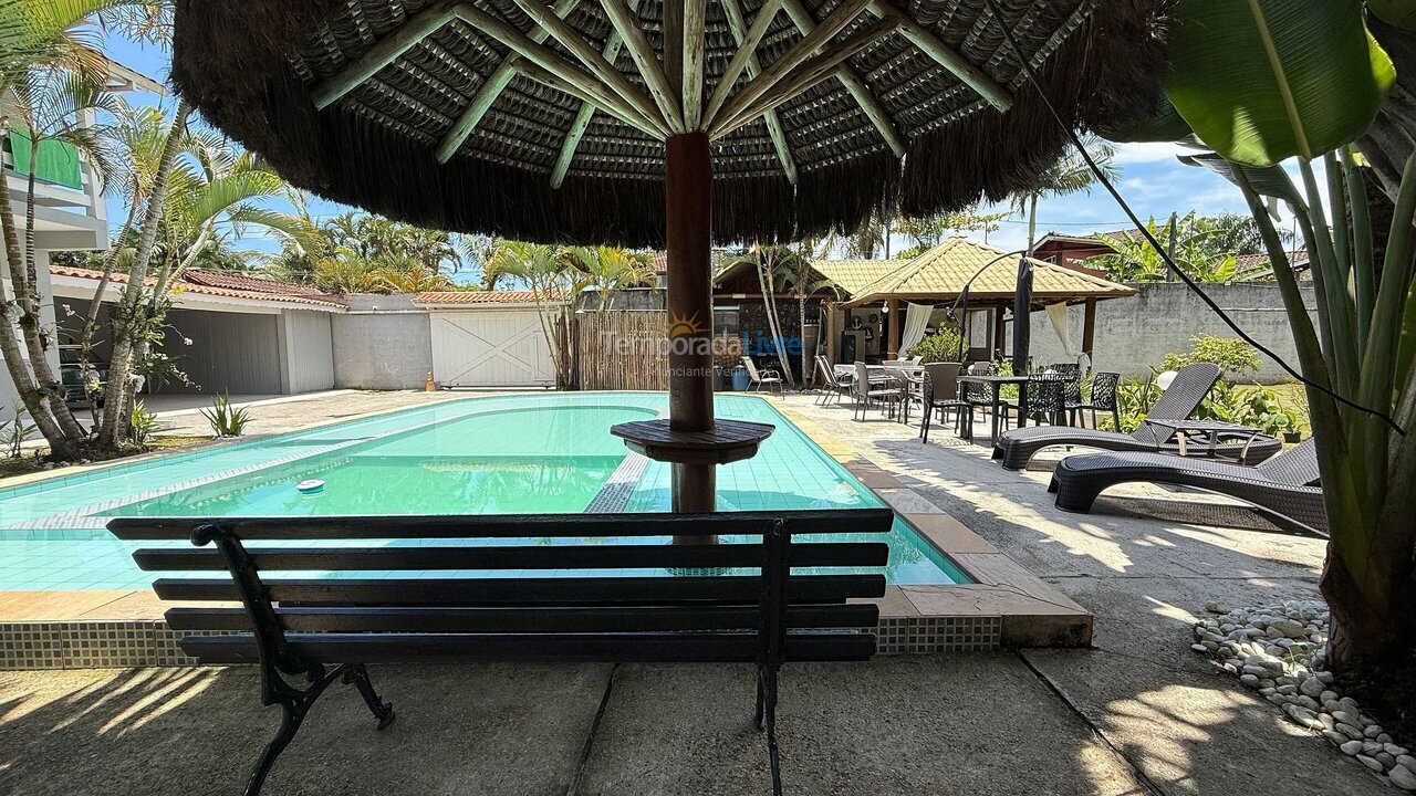 Casa para aluguel de temporada em São Sebastião (Barra do Sahy)