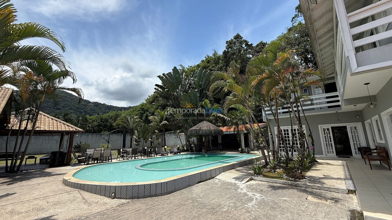 Casa para aluguel de temporada em São Sebastião (Barra do Sahy)