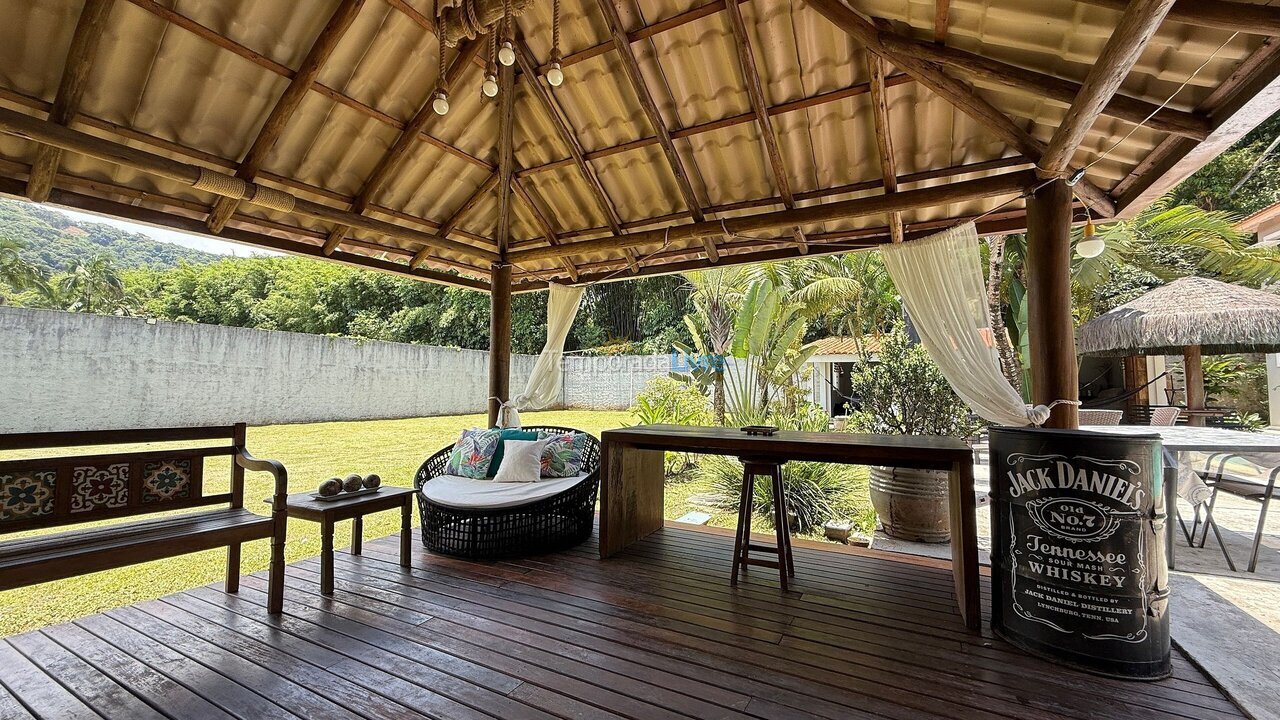 Casa para aluguel de temporada em São Sebastião (Barra do Sahy)