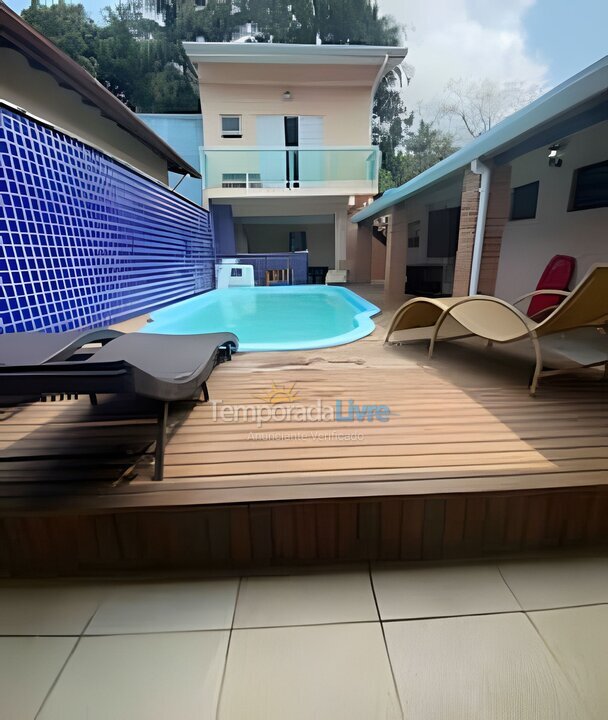 Casa para aluguel de temporada em São Sebastião (Praia do Saco)