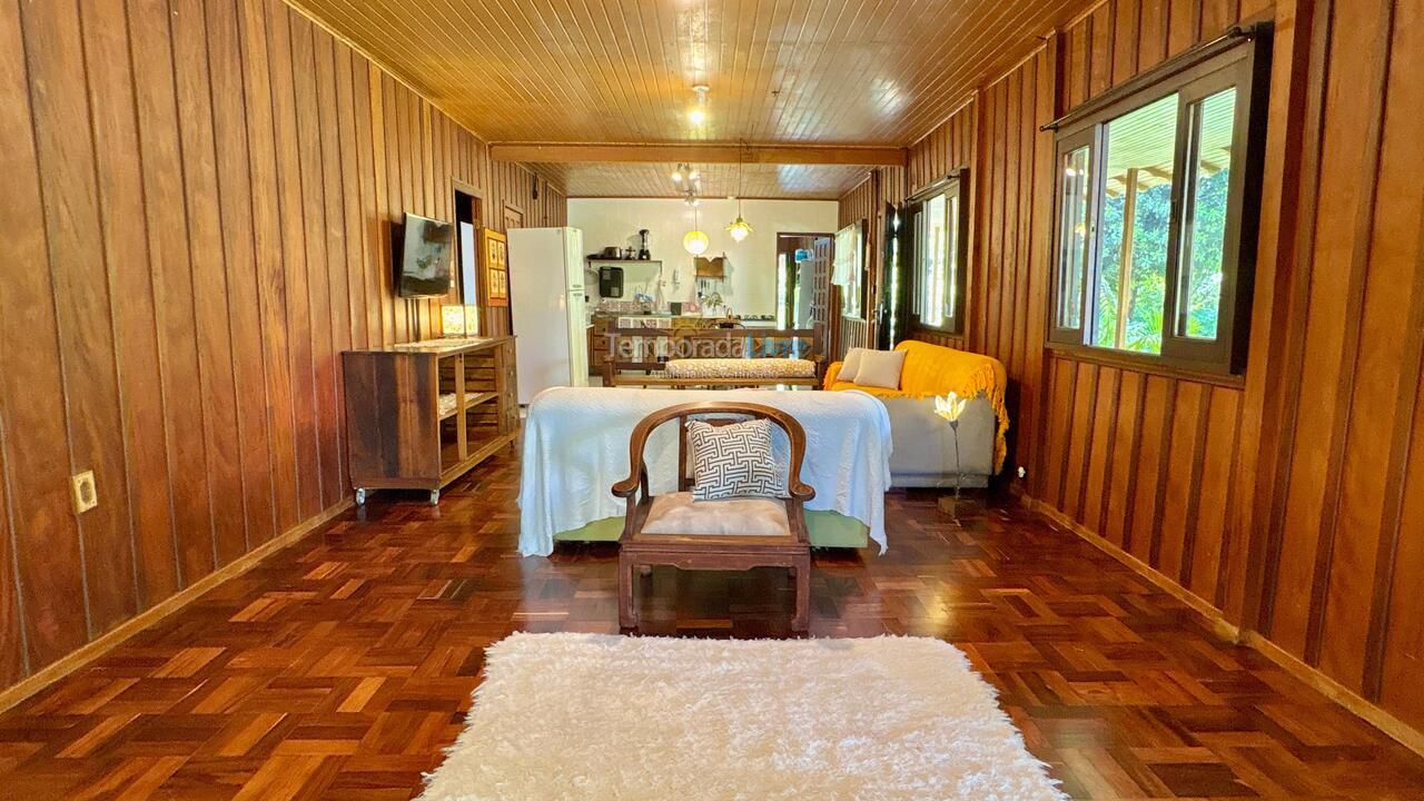 Casa para aluguel de temporada em Florianopolis (Campeche)