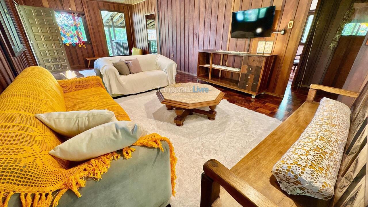 Casa para aluguel de temporada em Florianopolis (Campeche)