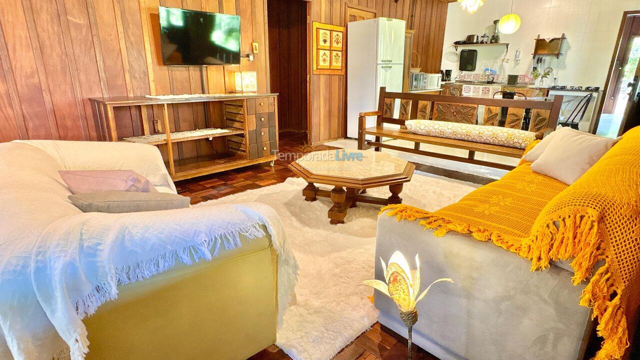 Casa para aluguel de temporada em Florianopolis (Campeche)
