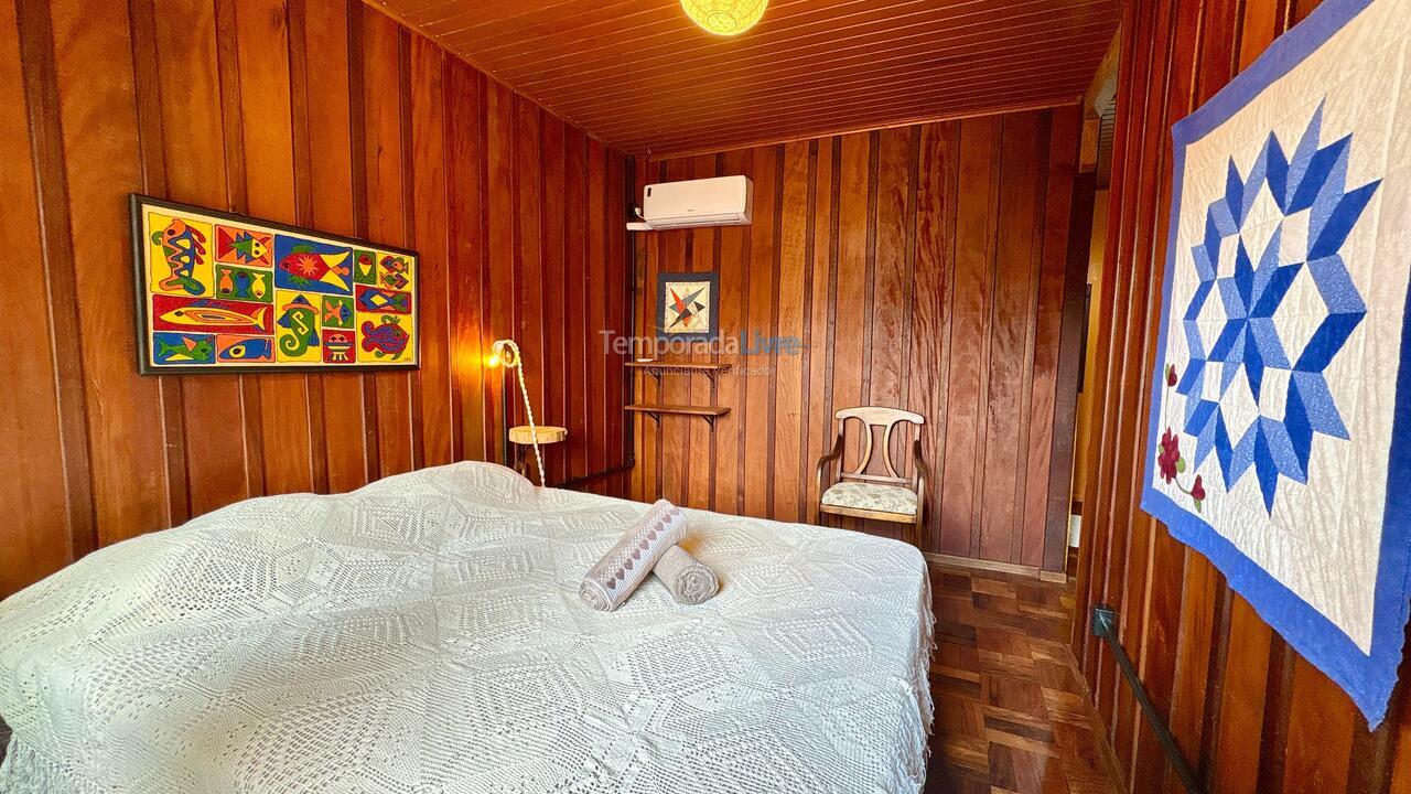 Casa para aluguel de temporada em Florianopolis (Campeche)