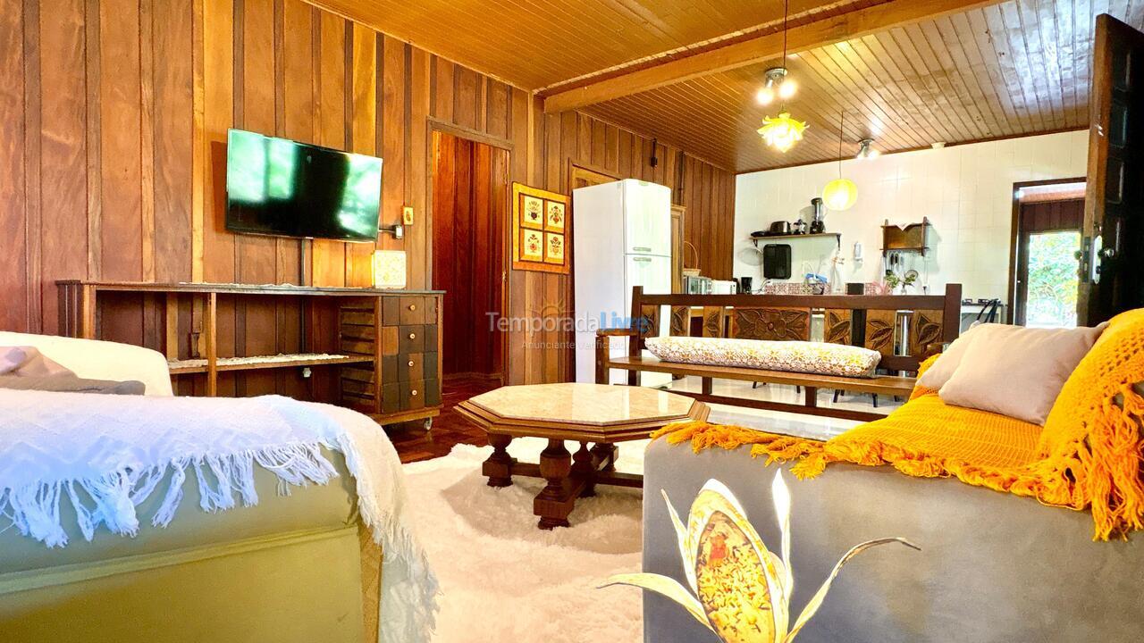 Casa para aluguel de temporada em Florianopolis (Campeche)