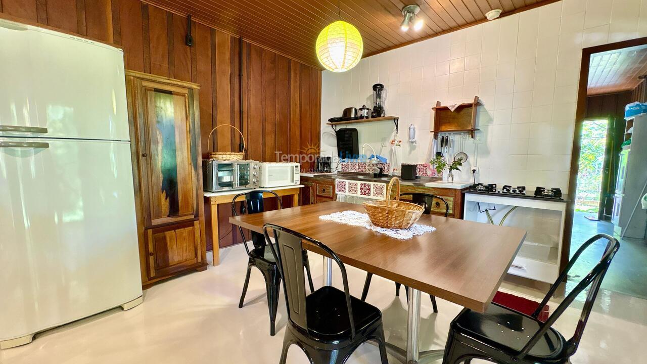 Casa para aluguel de temporada em Florianopolis (Campeche)