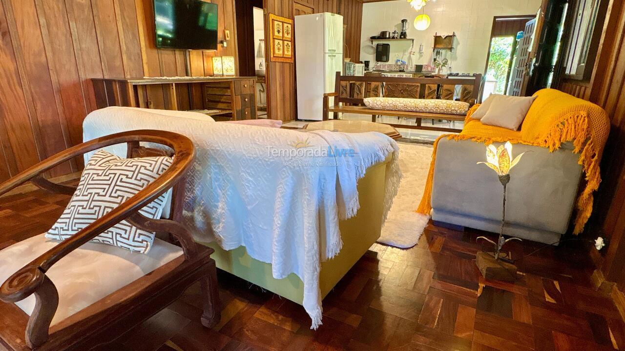 Casa para aluguel de temporada em Florianopolis (Campeche)