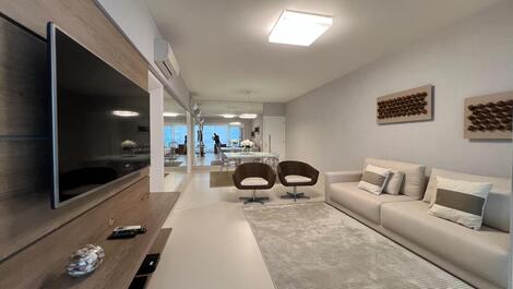Apto de 4 Dormitórios (Decorado) Disponível para Locação na Riviera.
